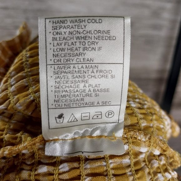 Steve Madden BB Dakota sunshine top Size small cropped - Picture 10 of 10